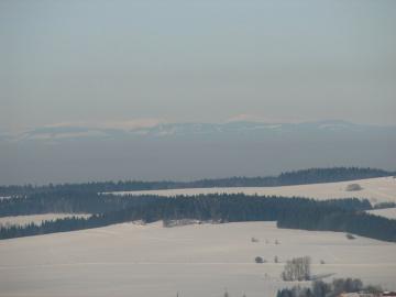 Devět skal - výhled na Krkonoše v zimě